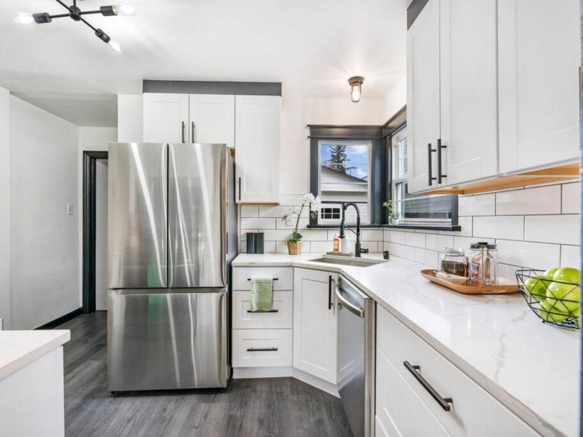 Picture Perfect Bungalow In The Heart Of Dt Vancouver Exterior foto