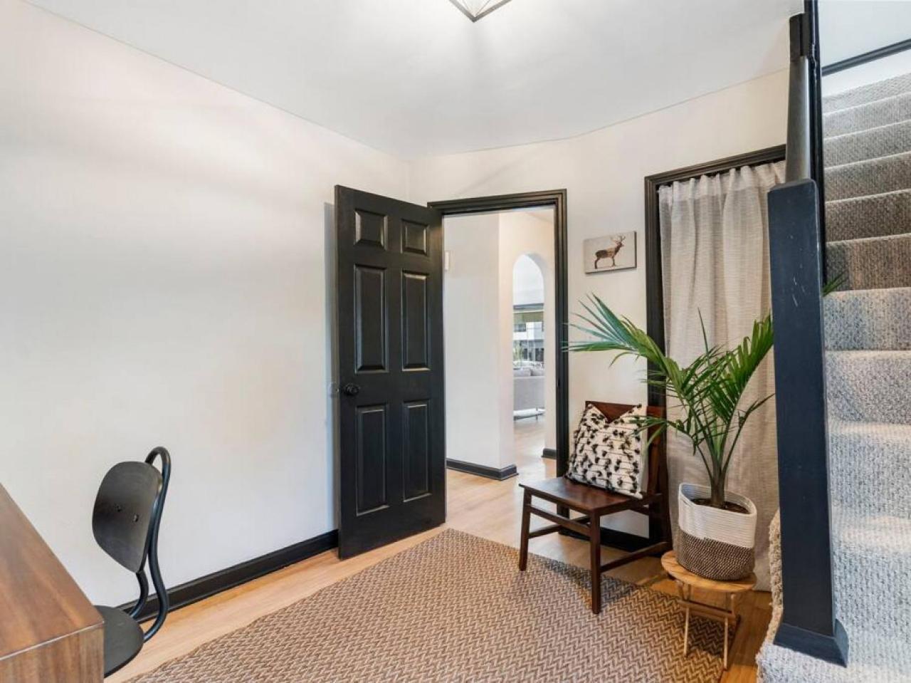 Picture Perfect Bungalow In The Heart Of Dt Vancouver Exterior foto